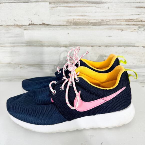 Nike Shoes Youth Size 5.5 Roshe Run Midnight Navy Pink Glow Running Sneakers - Picture 4 of 7